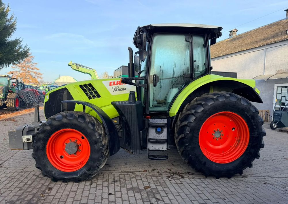 Farm tractor Claas Arion 610 CIS