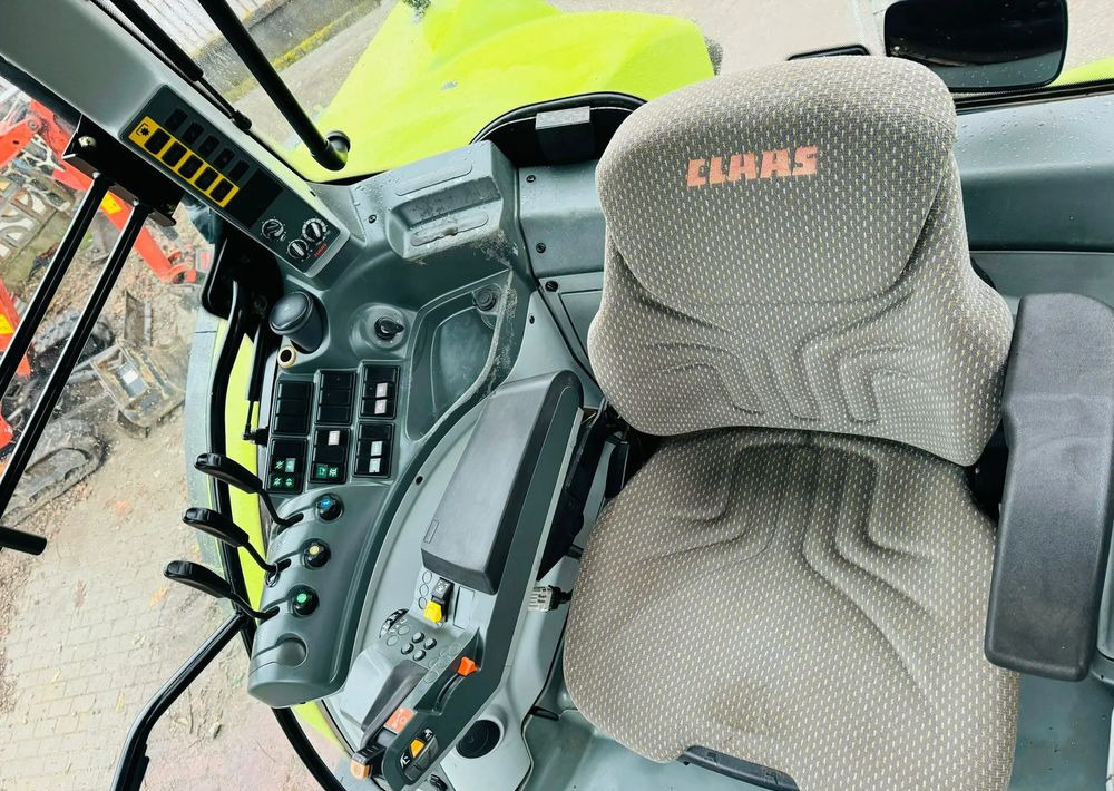 Farm tractor Claas Arion 620