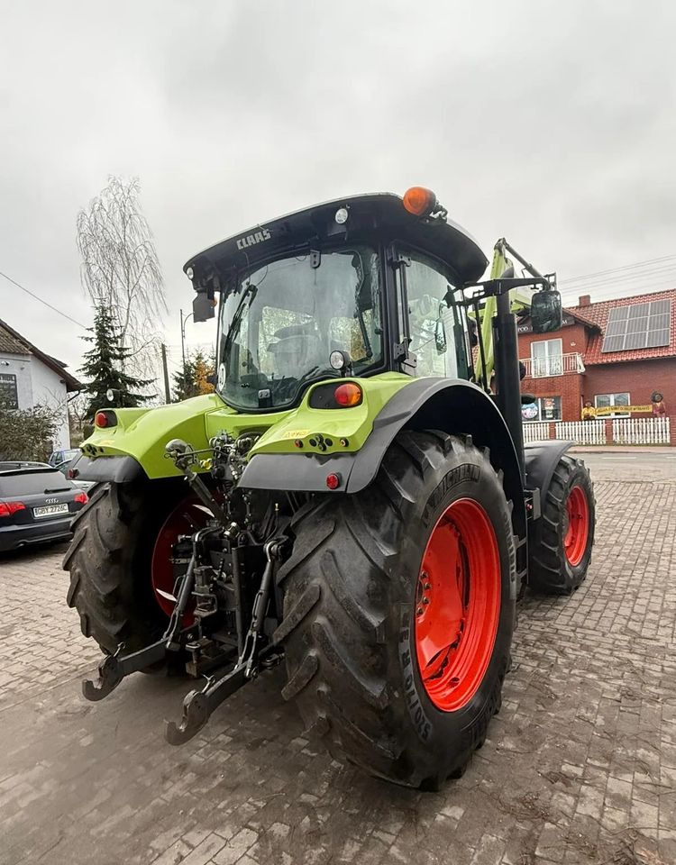 Farm tractor Claas Arion 620
