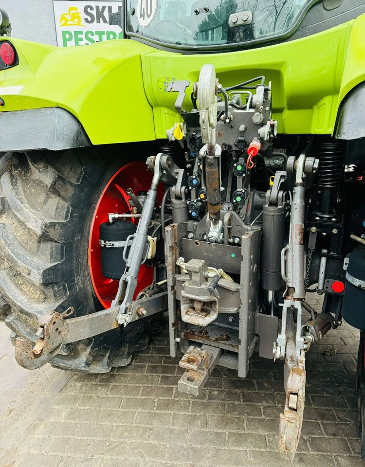 Farm tractor Claas Arion 620