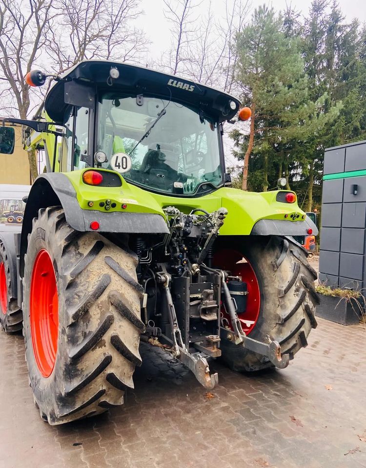 Farm tractor Claas Arion 620