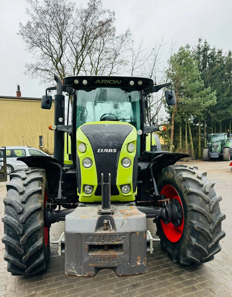 Farm tractor Claas Arion 620
