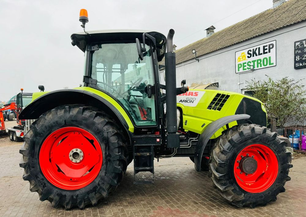 Farm tractor Claas Arion 620