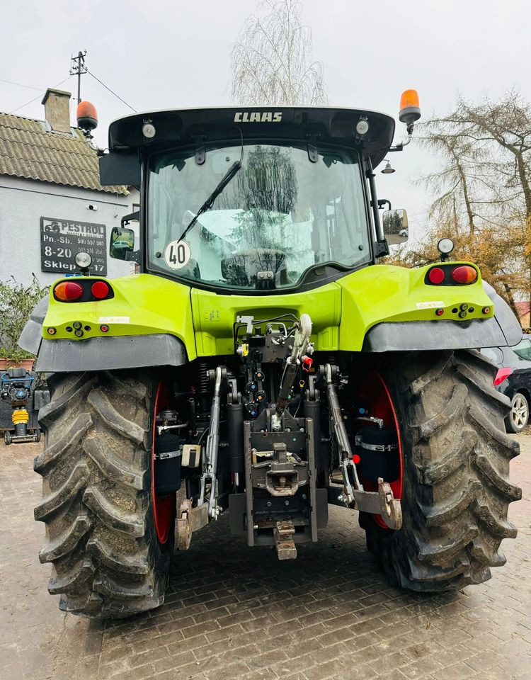 Farm tractor Claas Arion 620
