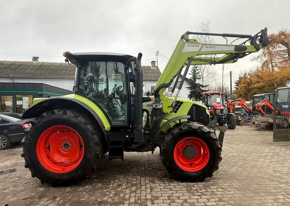 Farm tractor Claas Arion 620