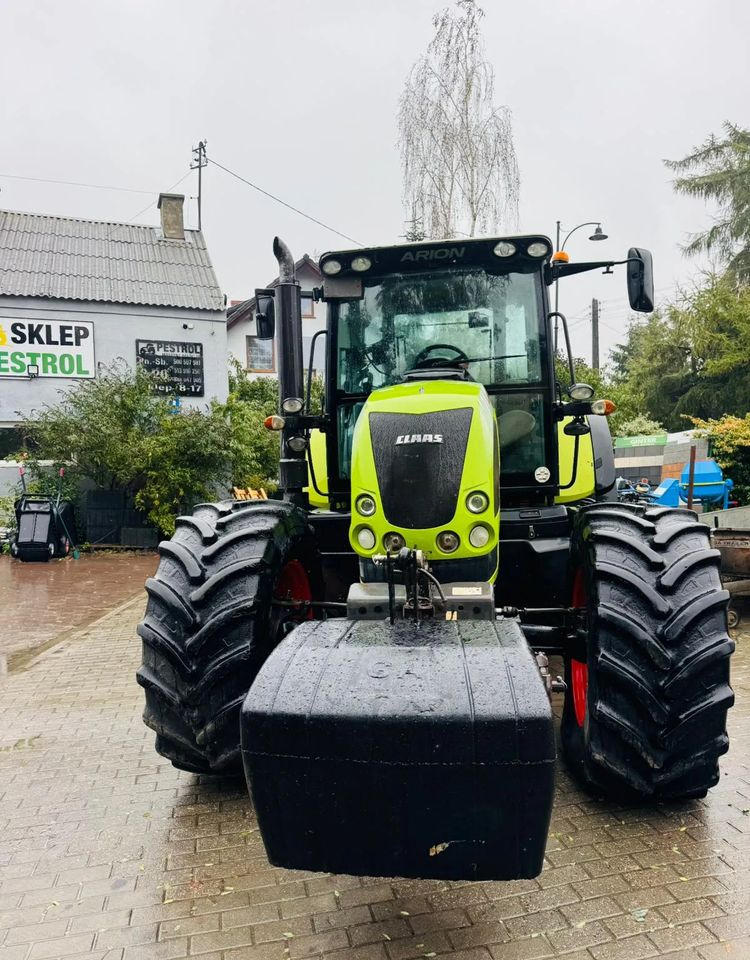 Farm tractor Claas Arion 630