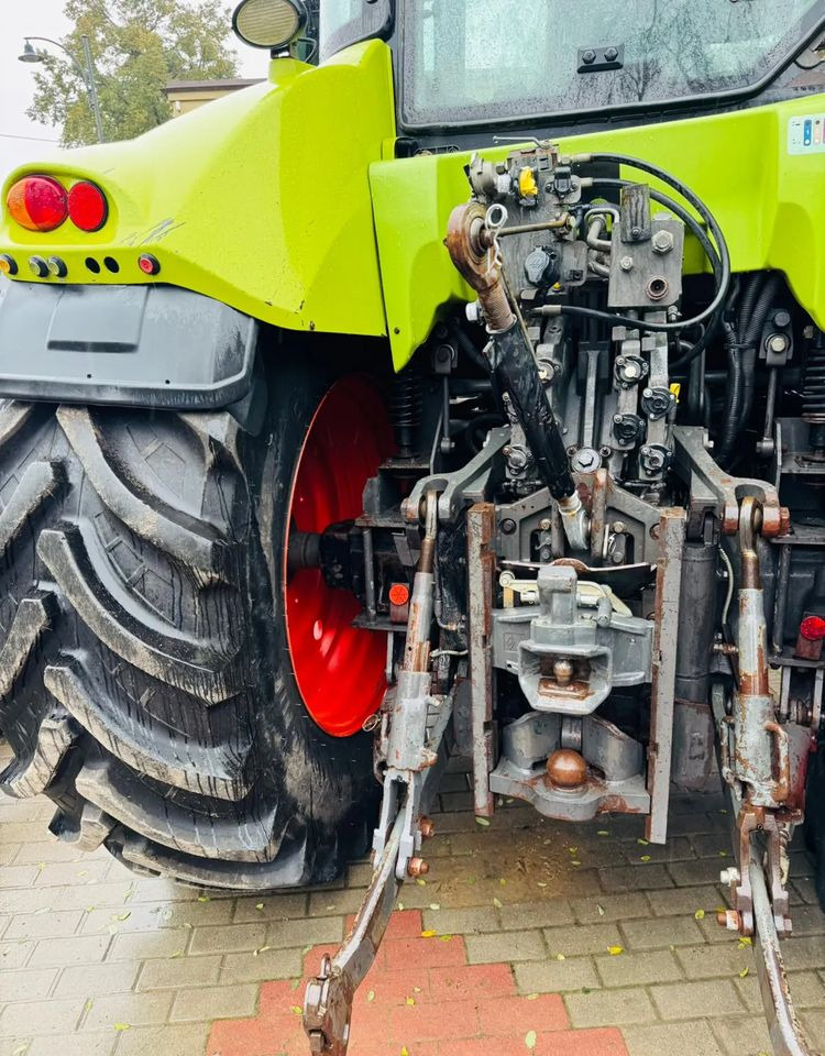 Farm tractor Claas Arion 630