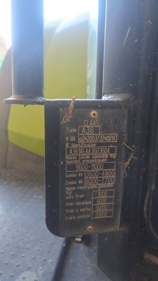 Farm tractor Claas Arion 630 CIS