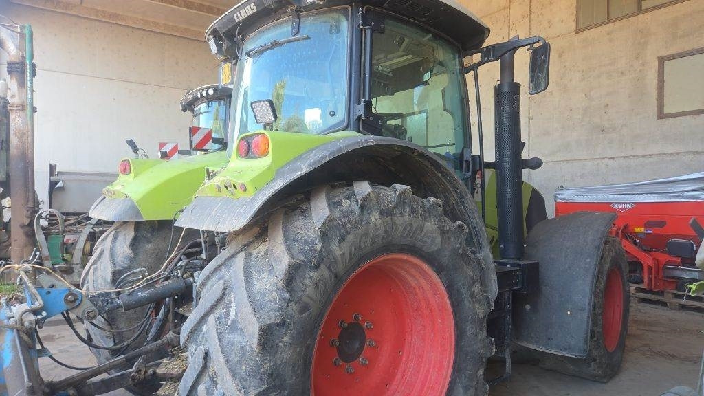 Farm tractor Claas Arion 630 CIS