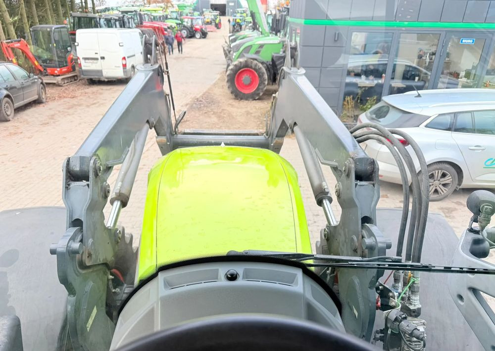 Farm tractor Claas Arion 640