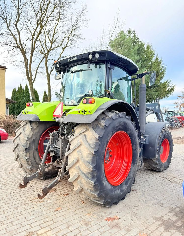 Farm tractor Claas Arion 640