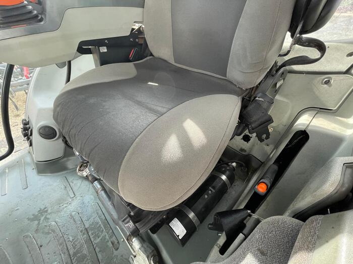 Farm tractor Claas Arion 650