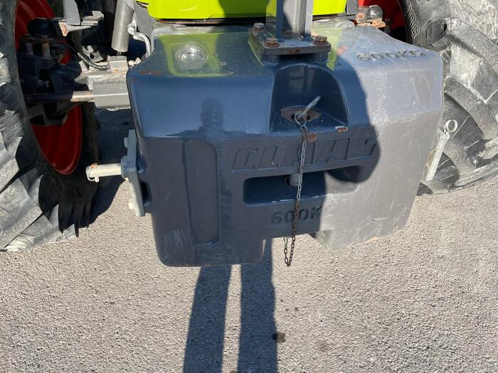 Farm tractor Claas Arion 650