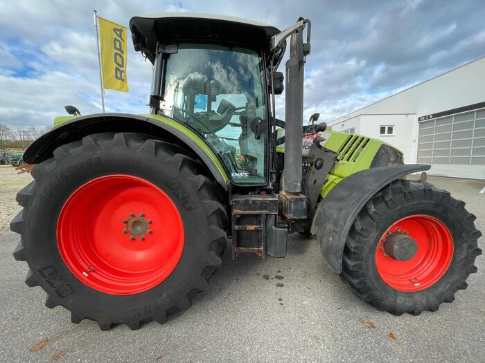 Farm tractor Claas Arion 650