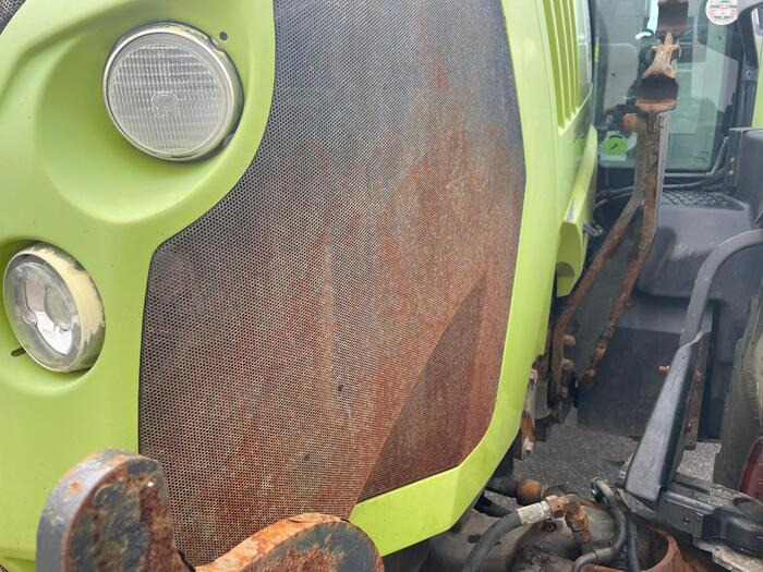 Farm tractor Claas Arion 650