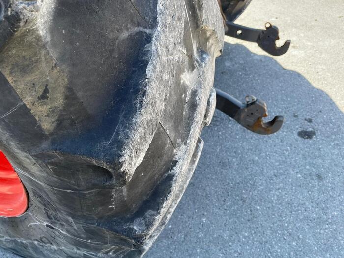 Farm tractor Claas Arion 650