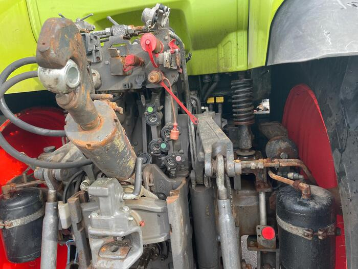 Farm tractor Claas Arion 650