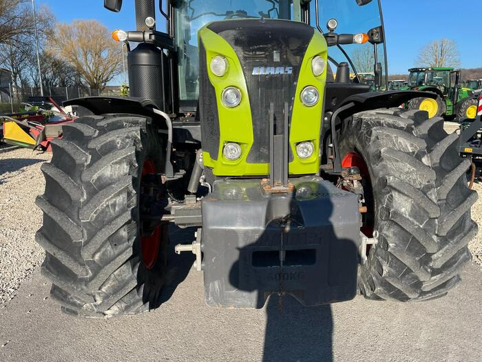 Farm tractor Claas Arion 650