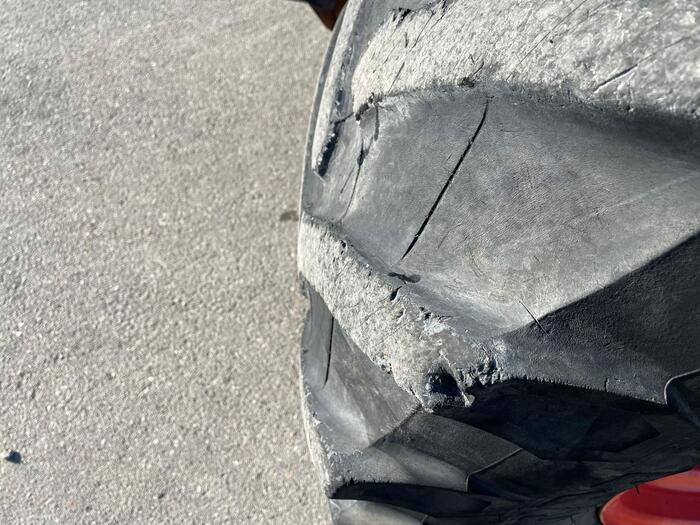 Farm tractor Claas Arion 650