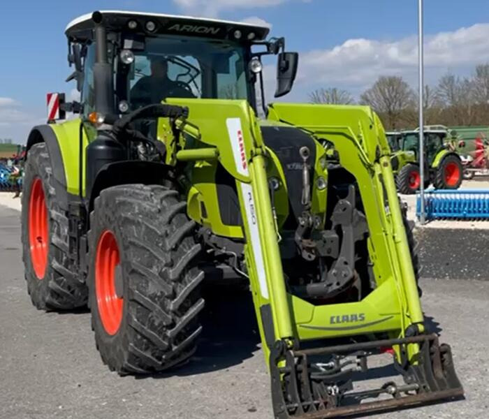 Farm tractor Claas Arion 650
