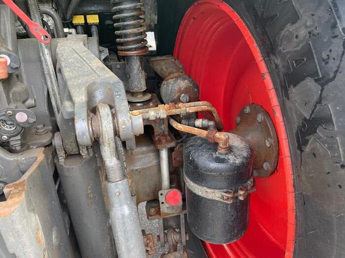 Farm tractor Claas Arion 650