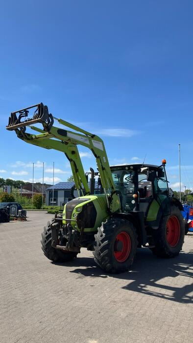 Farm tractor Claas Arion 650