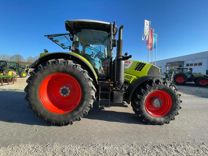 Farm tractor Claas Arion 650