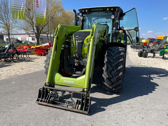 Farm tractor Claas Arion 650