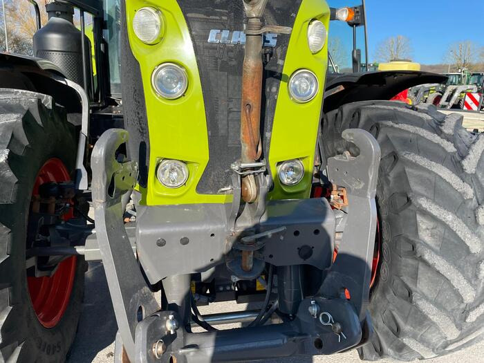Farm tractor Claas Arion 650