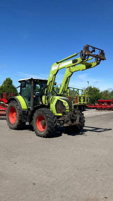 Farm tractor Claas Arion 650
