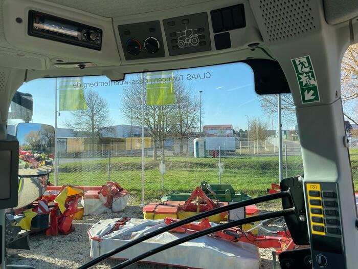 Farm tractor Claas Arion 650