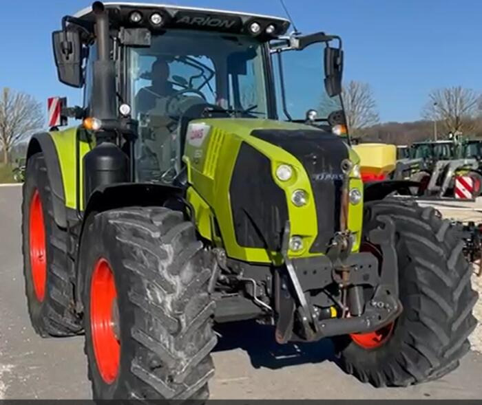 Farm tractor Claas Arion 650