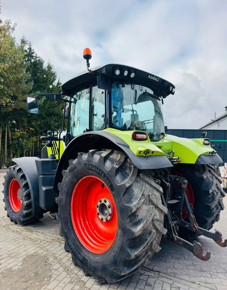 Farm tractor Claas Arion 650