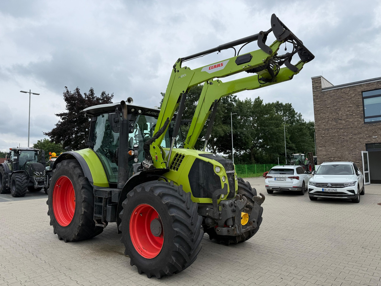 Farm tractor Claas Arion 650 C-Matic