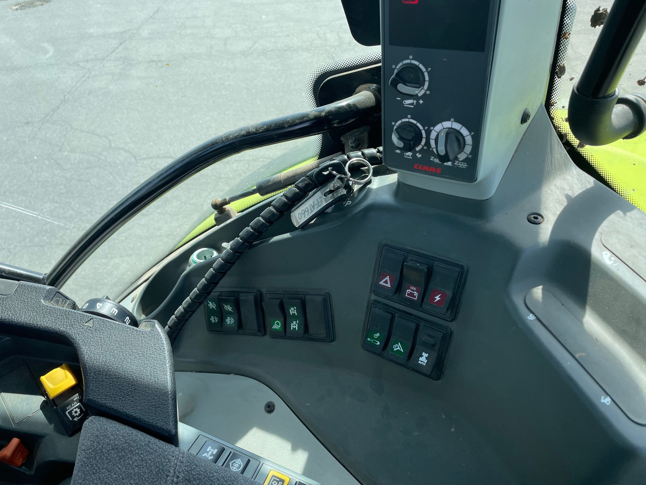Farm tractor Claas Arion 660 C-matic