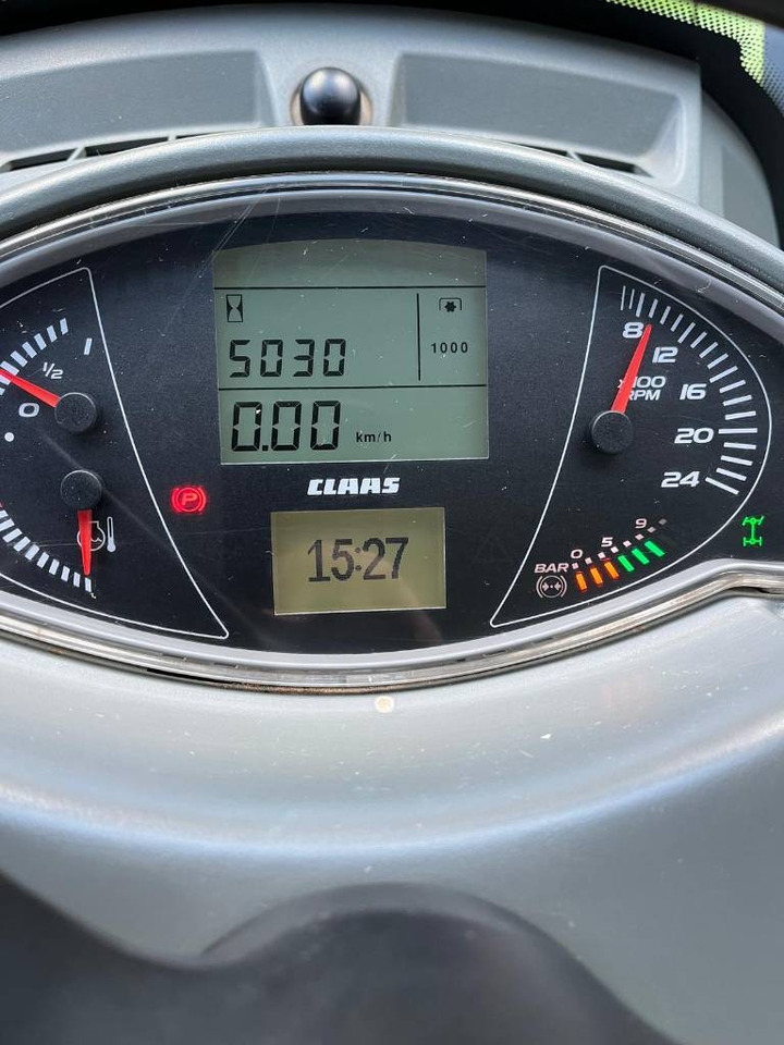 Farm tractor Claas Axion 800 CIS