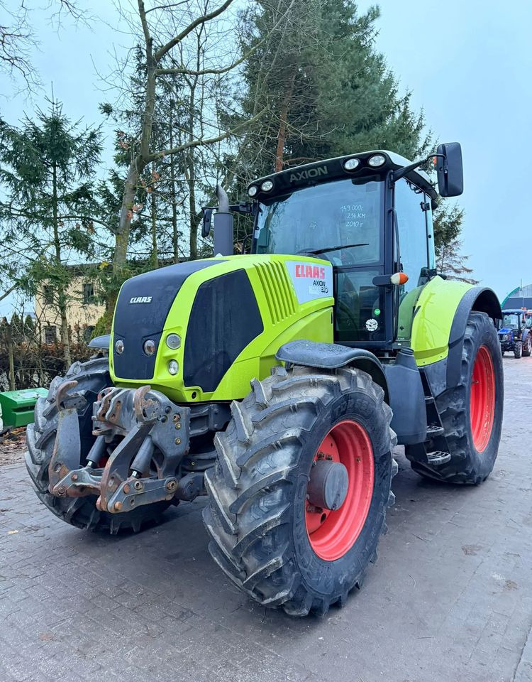 Farm tractor Claas Axion 810