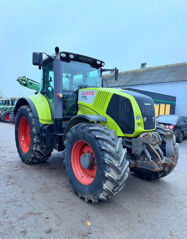 Farm tractor Claas Axion 810