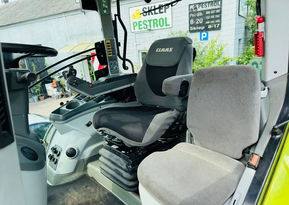 Farm tractor Claas Axion 810 CMATIC