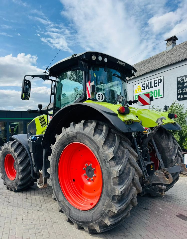 Farm tractor Claas Axion 810 CMATIC