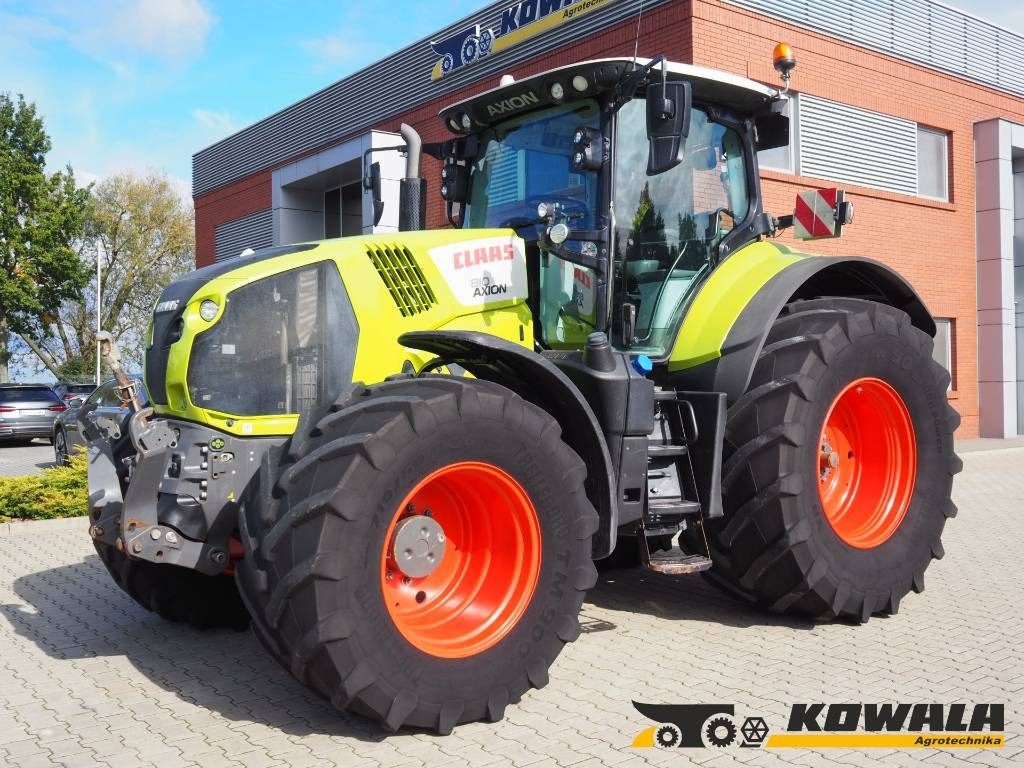 Farm tractor Claas Axion 810 Cmatic