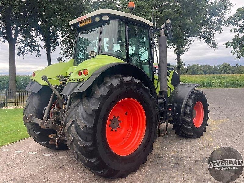 Farm tractor Claas Axion 820