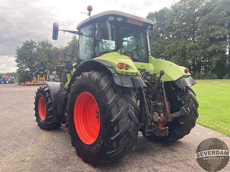 Farm tractor Claas Axion 820