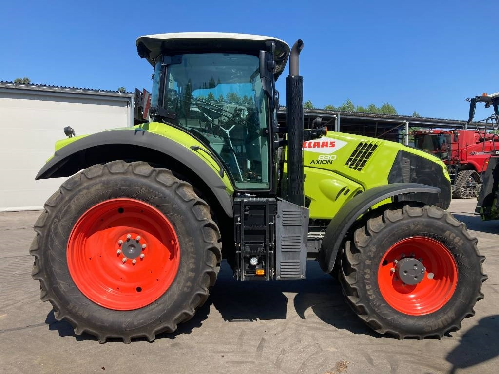 Farm tractor Claas Axion 830 CIS