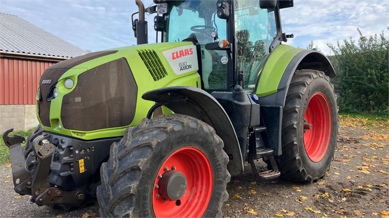 Farm tractor Claas Axion 830 Cebis