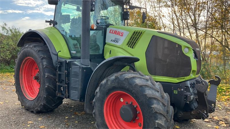 Farm tractor Claas Axion 830 Cebis