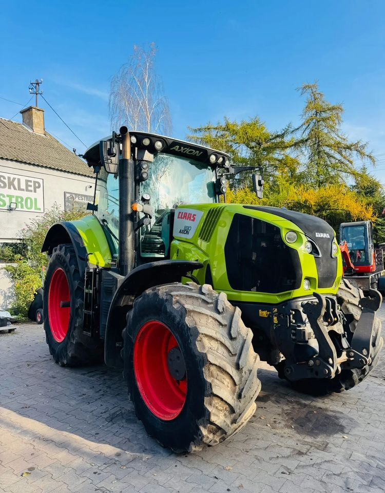 Farm tractor Claas Axion 830 Cebis