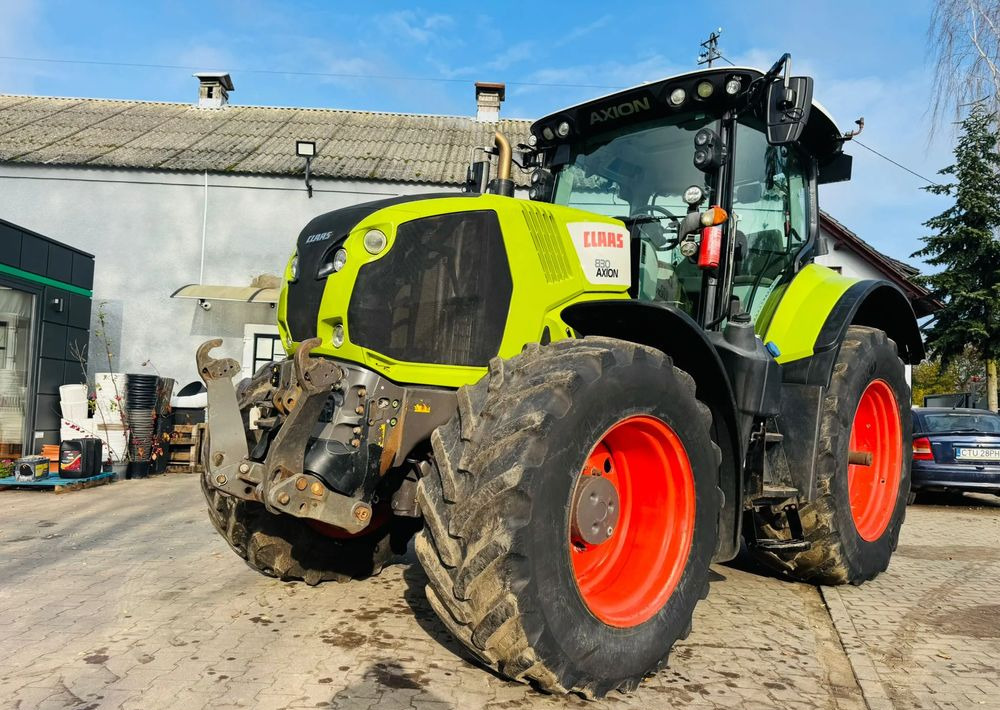 Farm tractor Claas Axion 830 Cebis