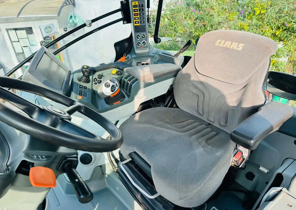 Farm tractor Claas Axion 830 Cebis