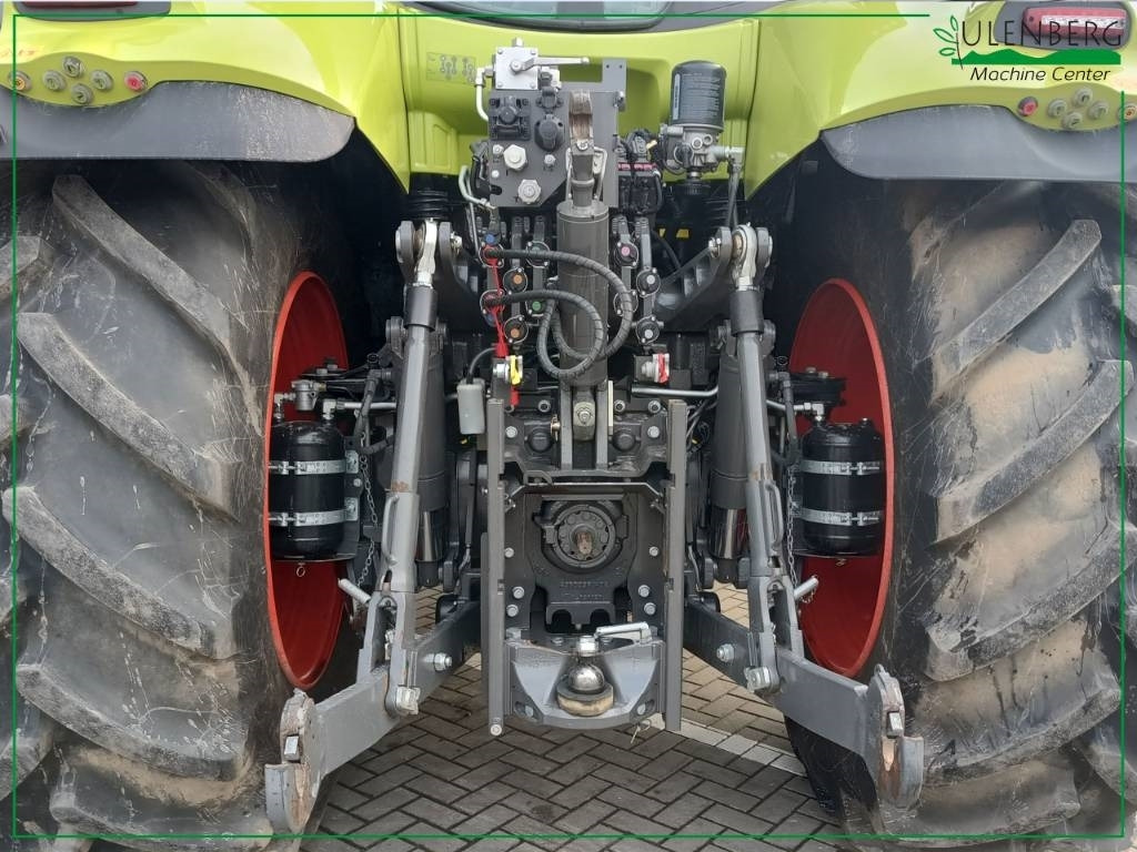 Farm tractor Claas Axion 830 Cmatic